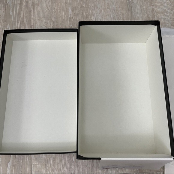 Gucci Empty Box 2 Dust Bags and Replacement Heel Tips - Picture 2 of 8